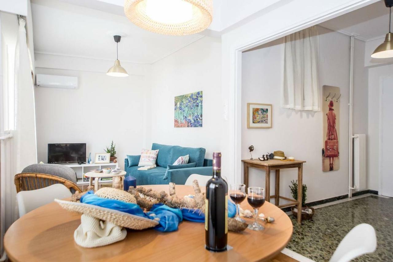 The Ideal Locale - A Sleek And Illuminated Space Kalamata Bagian luar foto